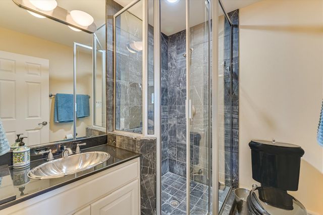 1001 Wesley Ridge DR, Spicewood, TX 78669