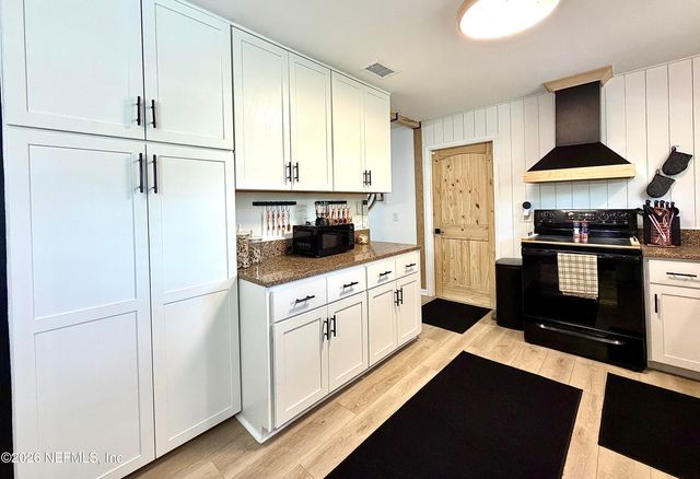 332 WHISPERING WOODS Drive, Fleming Island, FL 32003