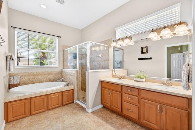 10174 MALLARD LANDINGS WAY, Orlando, FL 32832