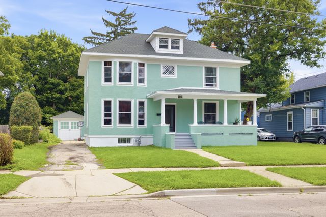 459 N Spring Street, Elgin, IL 60120