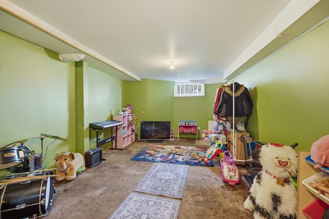 459 N Spring Street, Elgin, IL 60120