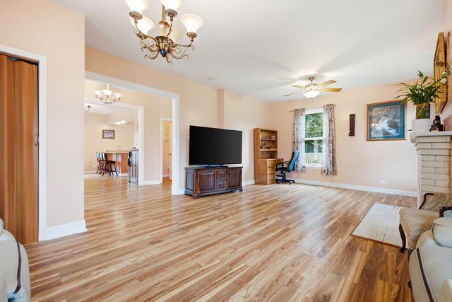 459 N Spring Street, Elgin, IL 60120