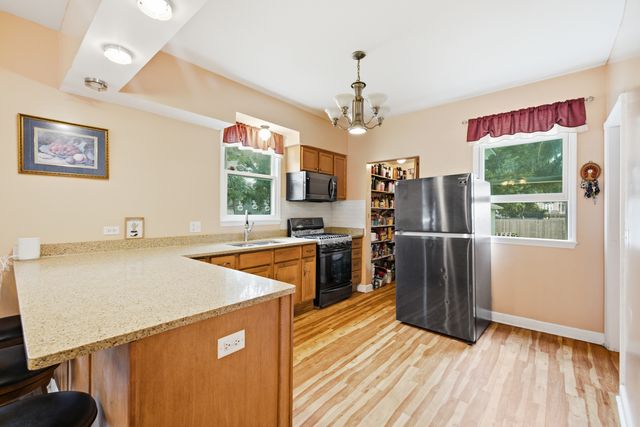 459 N Spring Street, Elgin, IL 60120