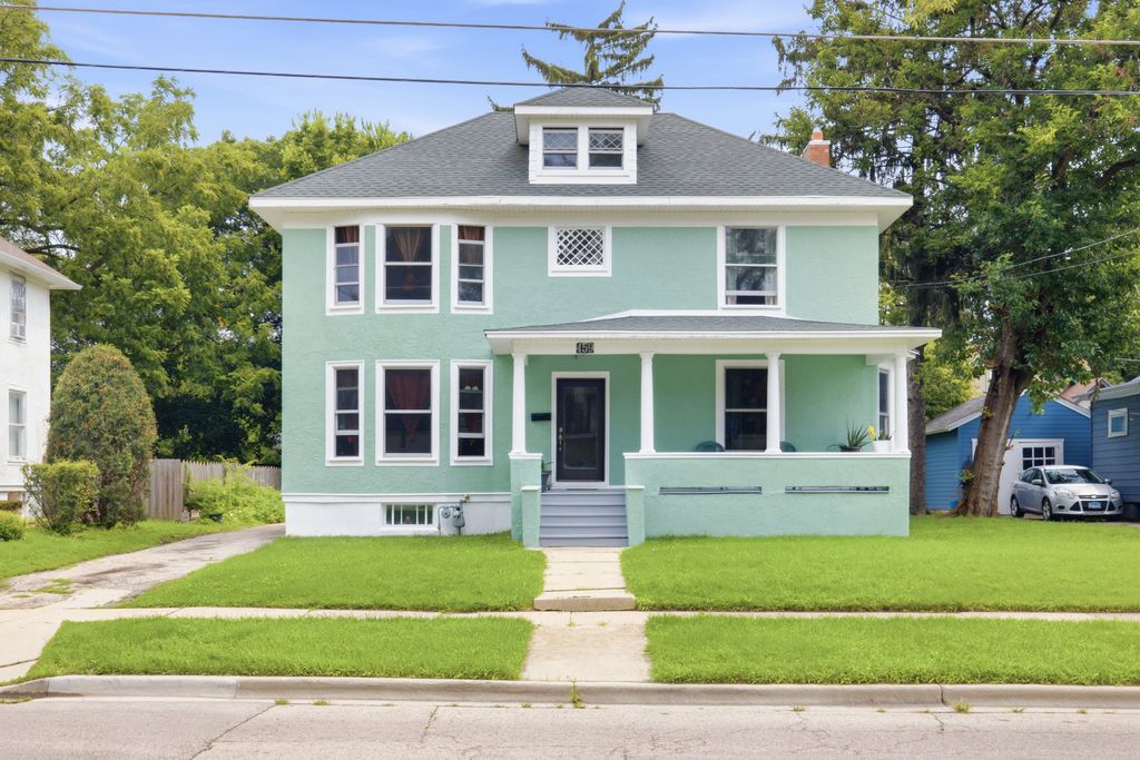 459 N Spring Street, Elgin, IL 60120