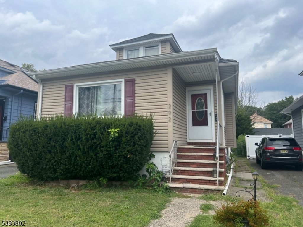 292 Harding Ave, Clifton City, NJ 07011