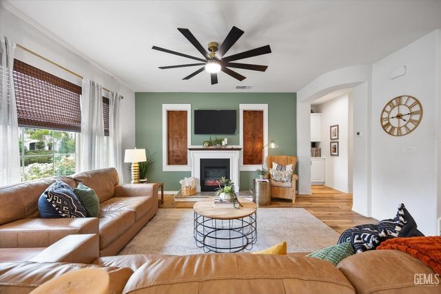 11900 Campus Park Drive, Bakersfield, CA 93311