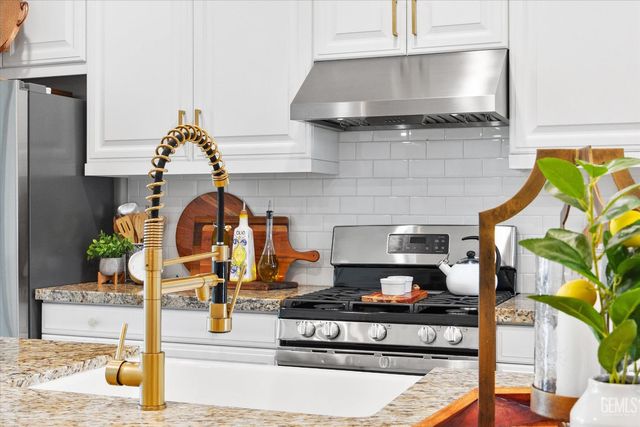 11900 Campus Park Drive, Bakersfield, CA 93311