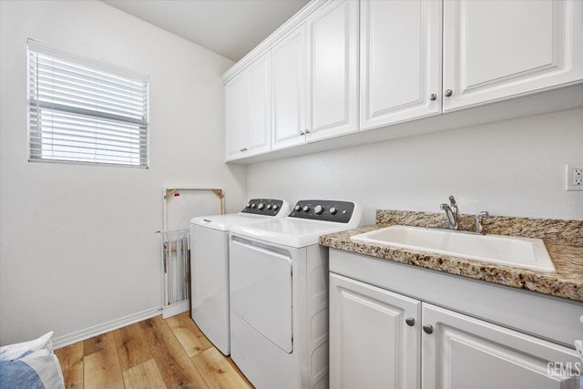 11900 Campus Park Drive, Bakersfield, CA 93311