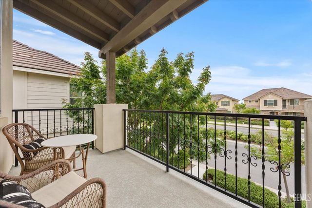 11900 Campus Park Drive, Bakersfield, CA 93311