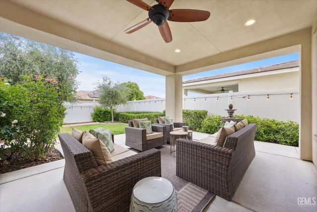 11900 Campus Park Drive, Bakersfield, CA 93311