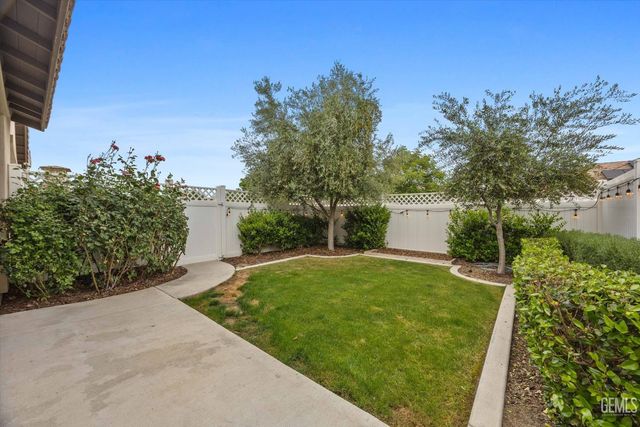 11900 Campus Park Drive, Bakersfield, CA 93311