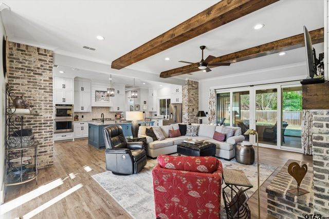 202 Winged Foot Dr, Hideaway, TX 75771