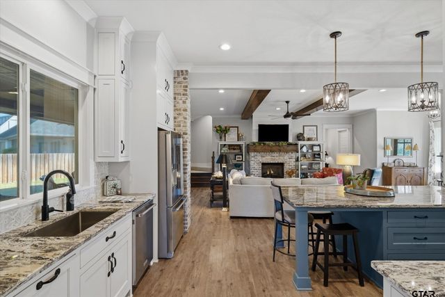 202 Winged Foot Dr, Hideaway, TX 75771