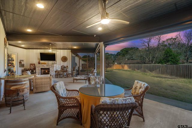 202 Winged Foot Dr, Hideaway, TX 75771