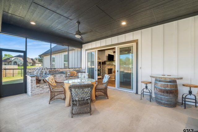 202 Winged Foot Dr, Hideaway, TX 75771