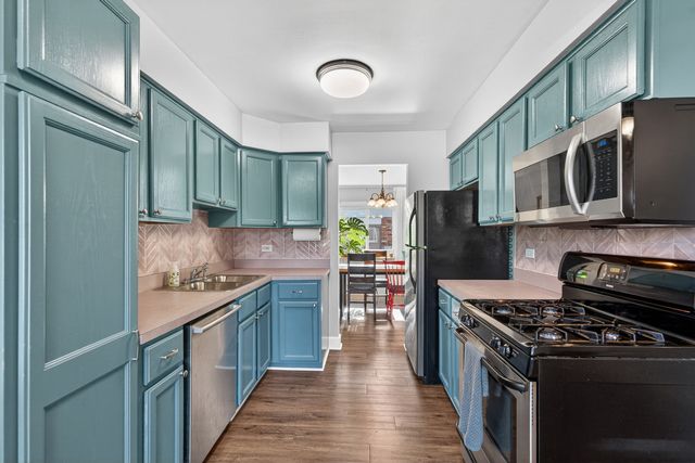 1650 Castbourne Court, Wheaton, IL 60189