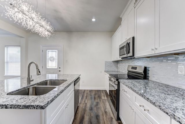 410 N 4th Street, Beasley, TX 77417