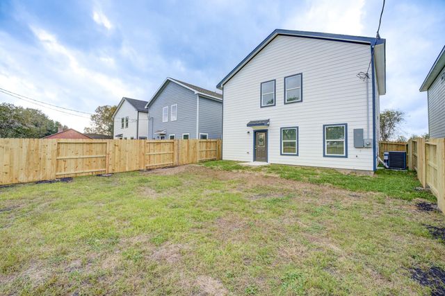 410 N 4th Street, Beasley, TX 77417