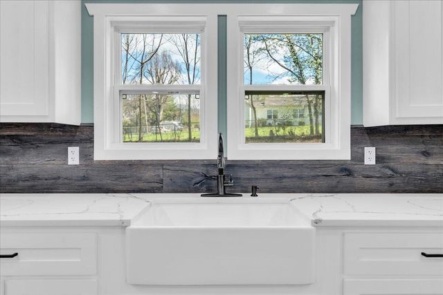 2645 Woodland Drive SE, Cleveland, TN 37323