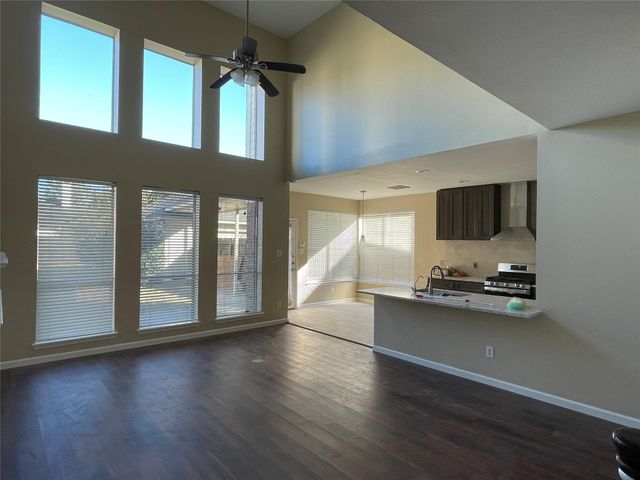 2215 Alberton Lane, Pearland, TX 77584