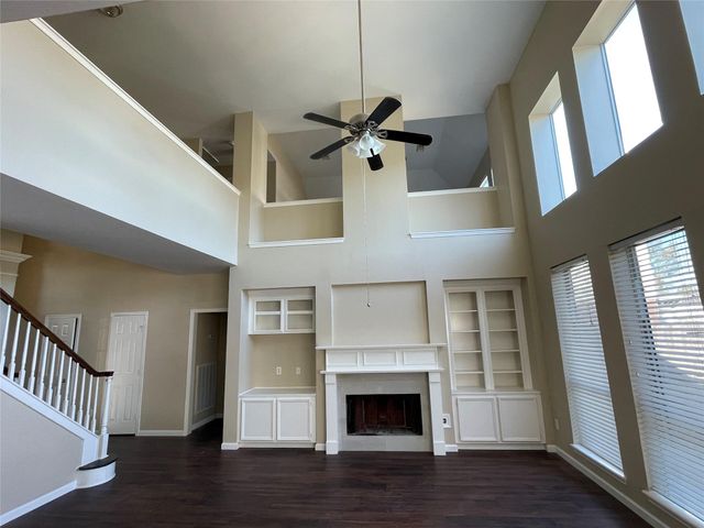 2215 Alberton Lane, Pearland, TX 77584