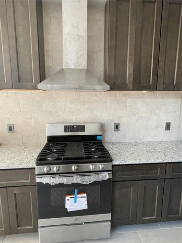 2215 Alberton Lane, Pearland, TX 77584