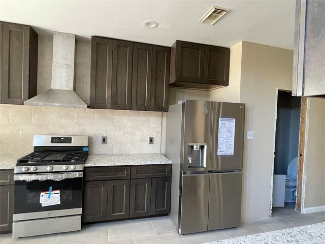 2215 Alberton Lane, Pearland, TX 77584