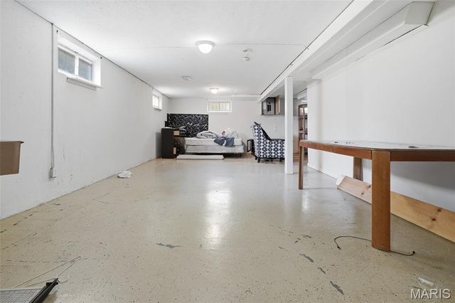 2359 Collett Drive, St Louis, MO 63136