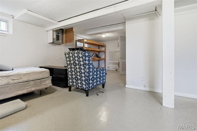 2359 Collett Drive, St Louis, MO 63136