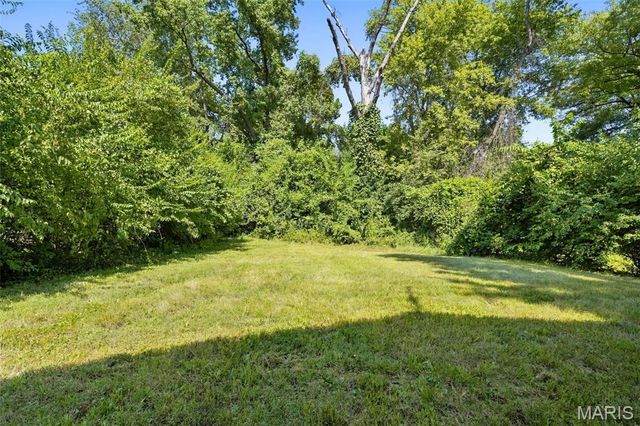 2359 Collett Drive, St Louis, MO 63136