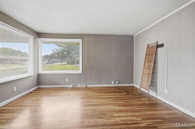 2359 Collett Drive, St Louis, MO 63136