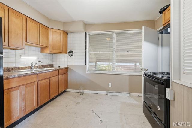 2359 Collett Drive, St Louis, MO 63136