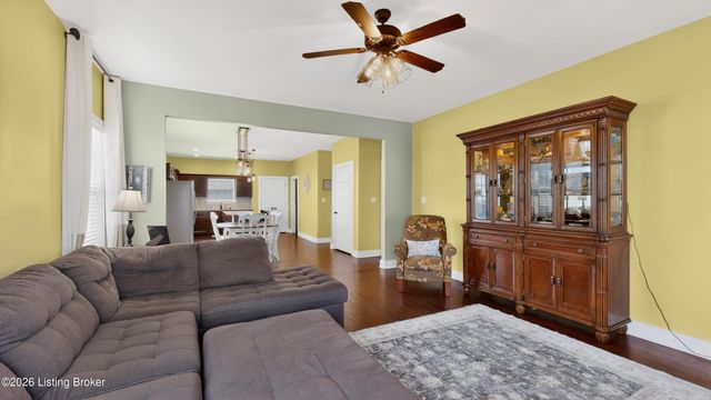 126 Washington Commons Dr, Mt Washington, KY 40047