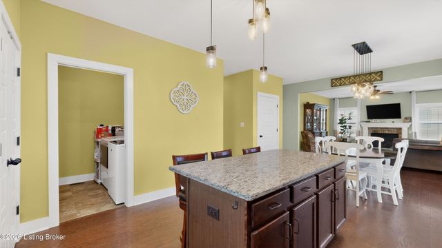 126 Washington Commons Dr, Mt Washington, KY 40047