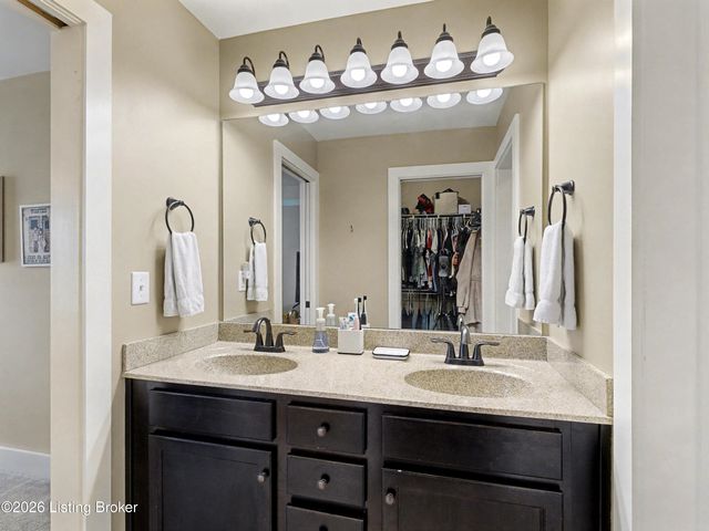 126 Washington Commons Dr, Mt Washington, KY 40047
