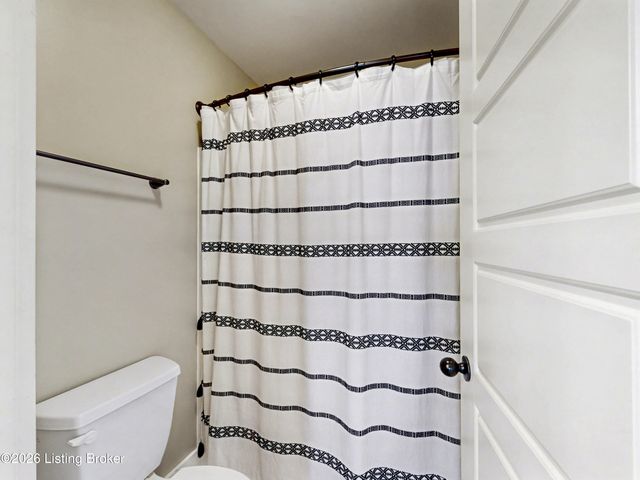 126 Washington Commons Dr, Mt Washington, KY 40047