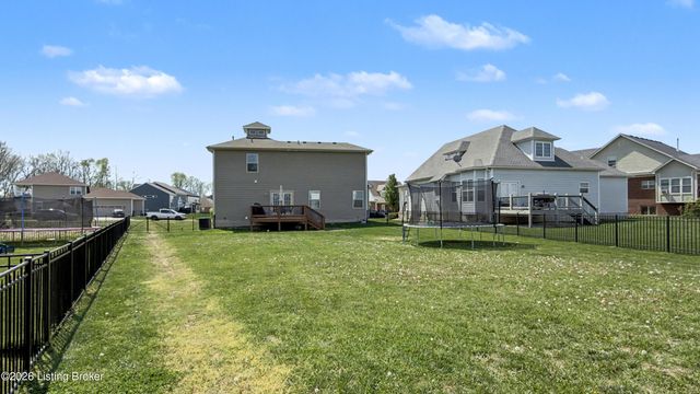 126 Washington Commons Dr, Mt Washington, KY 40047