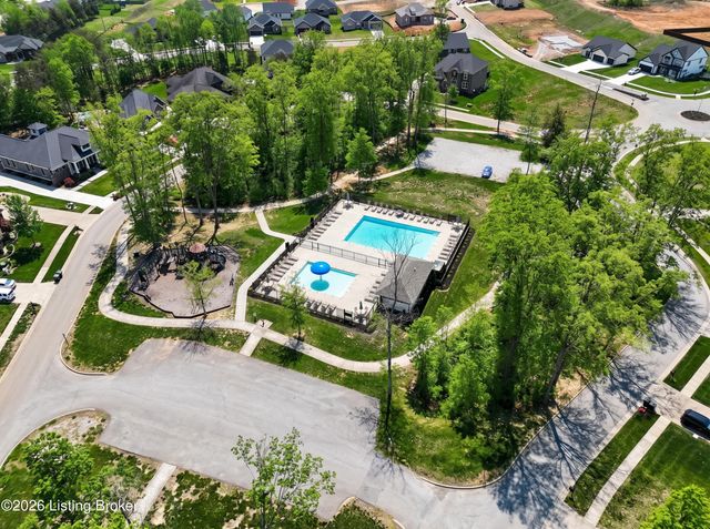 126 Washington Commons Dr, Mt Washington, KY 40047