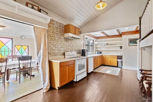 309 S Main St, Atmore, AL 36502