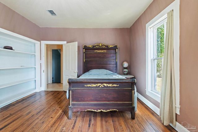 309 S Main St, Atmore, AL 36502