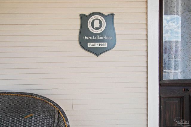 309 S Main St, Atmore, AL 36502