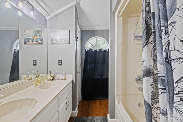 309 S Main St, Atmore, AL 36502