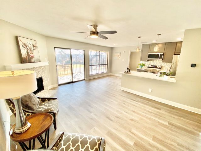2505 Wedglea Drive 222, Dallas, TX 75211