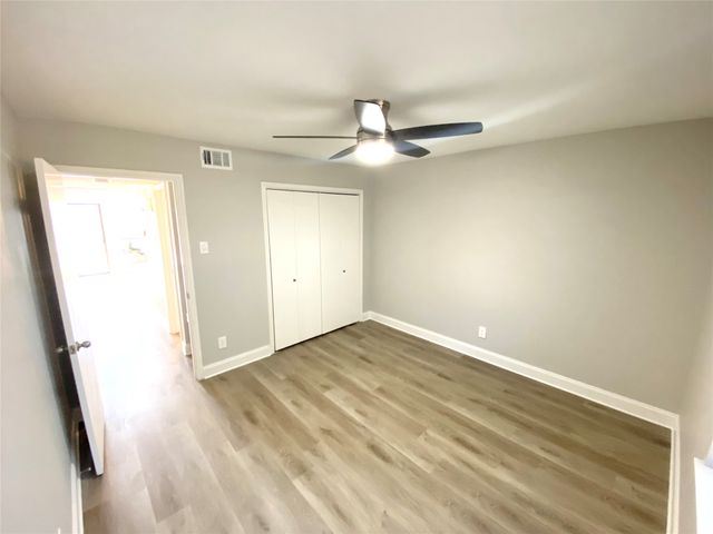 2505 Wedglea Drive 222, Dallas, TX 75211