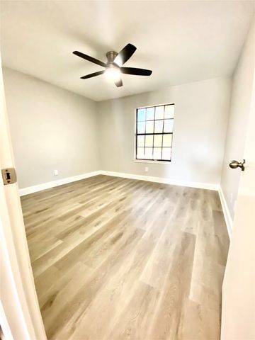 2505 Wedglea Drive 222, Dallas, TX 75211