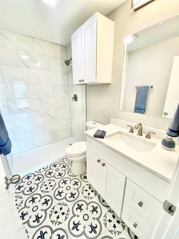 2505 Wedglea Drive 222, Dallas, TX 75211