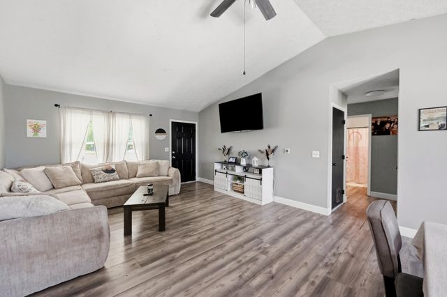 110 Robbie Drive, Lawrenceburg, KY 40342