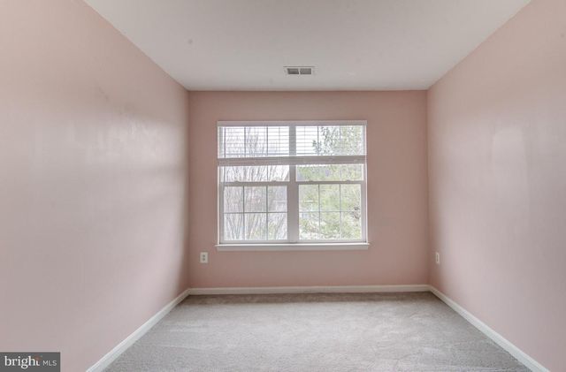 7700 DUNEIDEN LN, Manassas, VA 20109