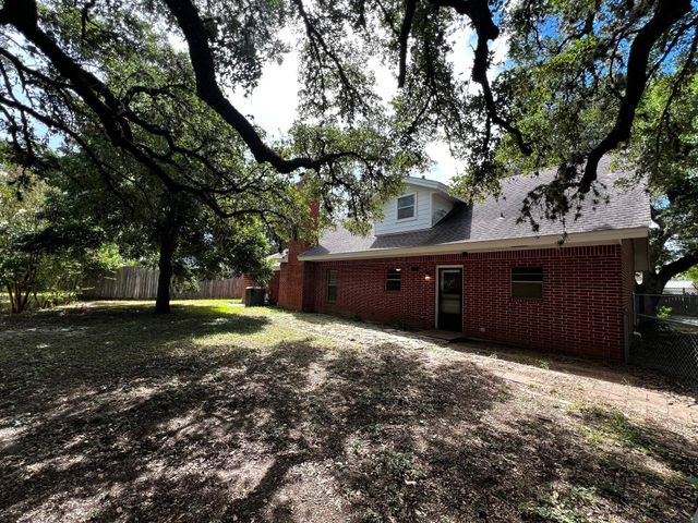235 W Lower Line ST, La Grange, TX 78945