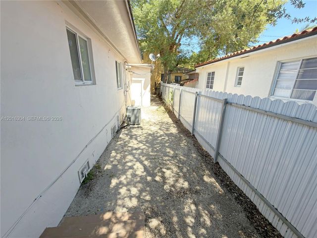 4 NE 47th St 4, Miami, FL 33137